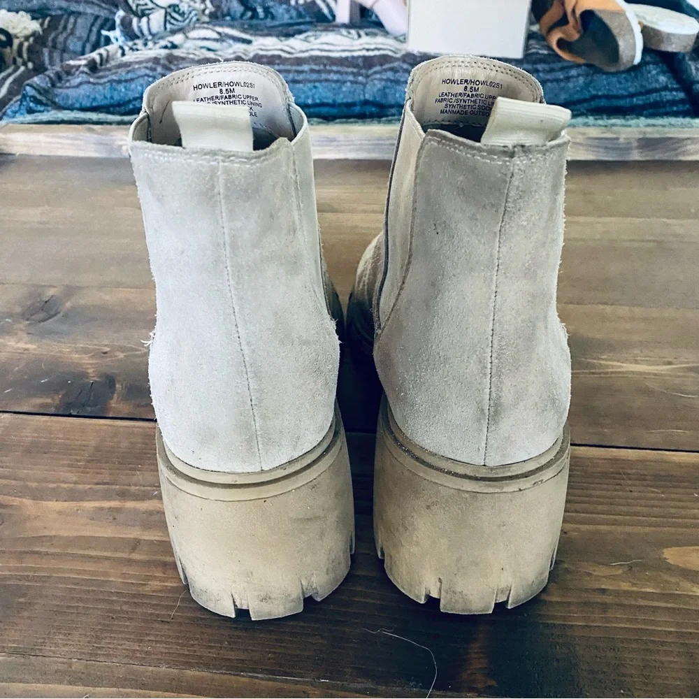 Steve Madden Howler tan Chelsea boots